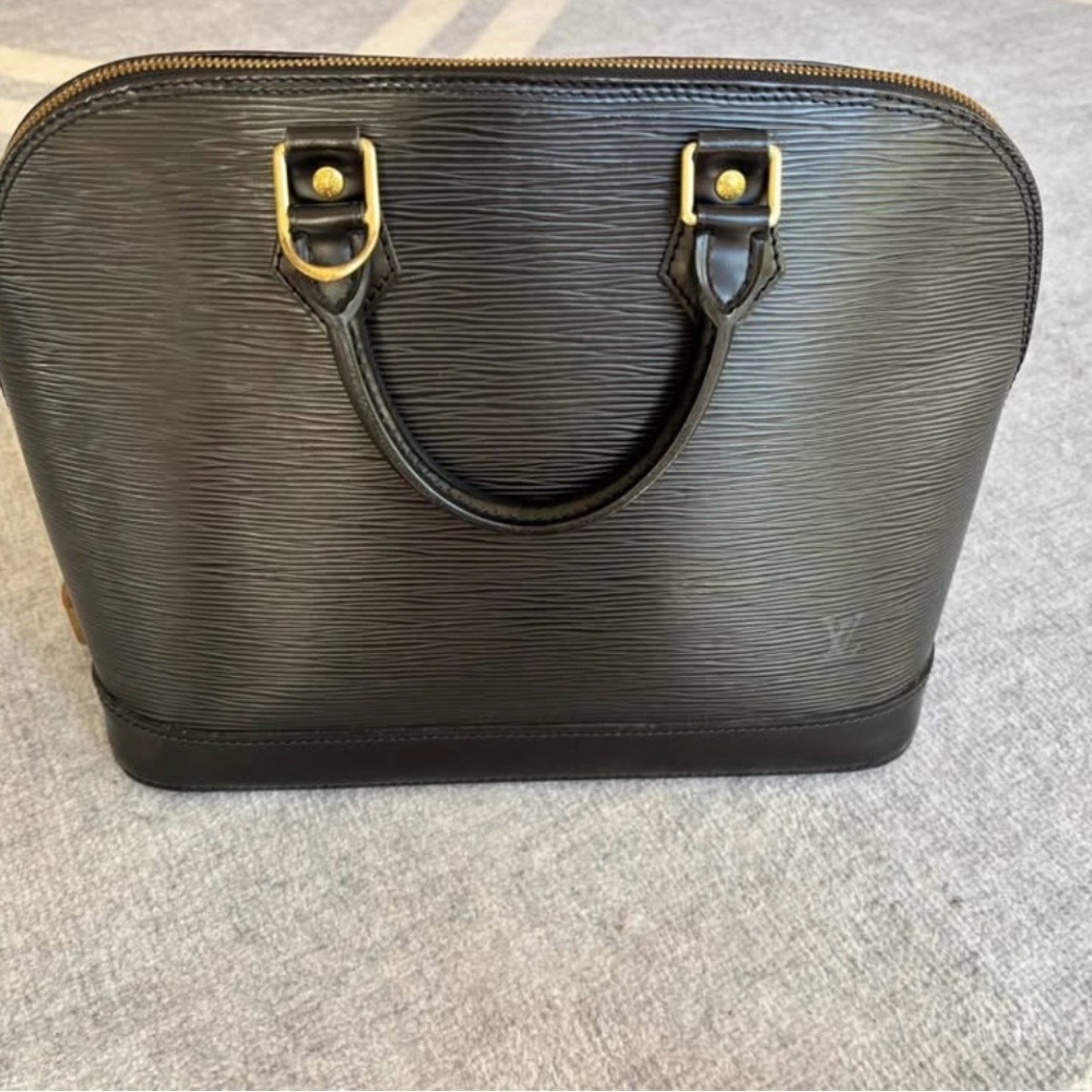 Louis Vuitton Black Epi Leather Alma Shoulder Bag PM